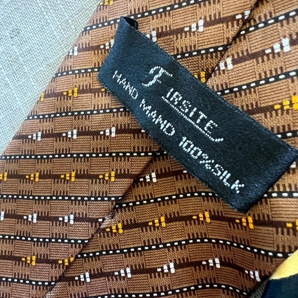 Silk Ties. All 100% silk men’s ties all three for $25. - Picture 5 of 10